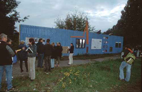 Bauzaun wiederer�ffnet