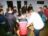 Der Elternrat Fichteschule betrachtet das Modell